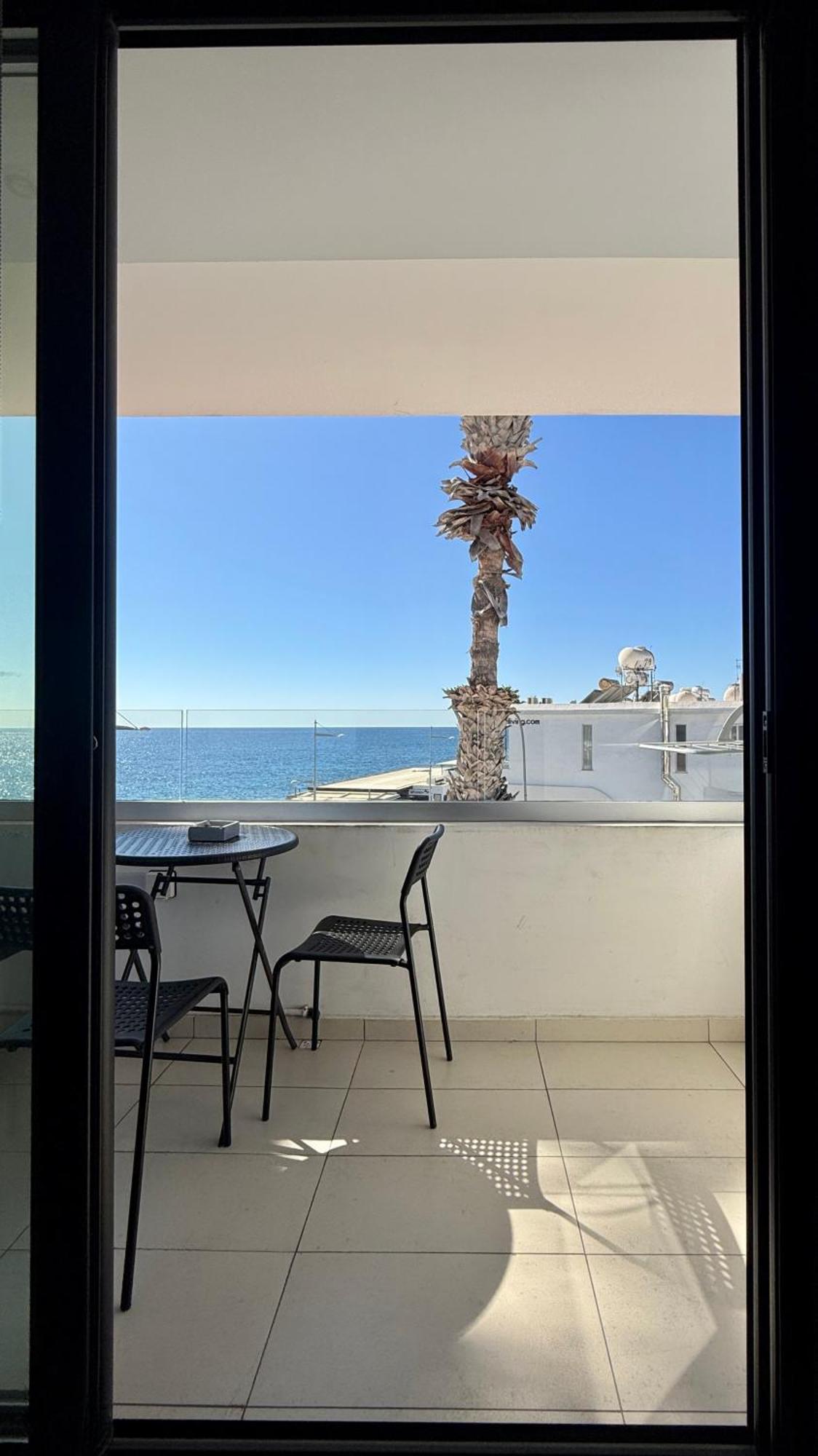 Sea La Vie #1 - Luxury Seaview Apartment Пафос Екстериор снимка